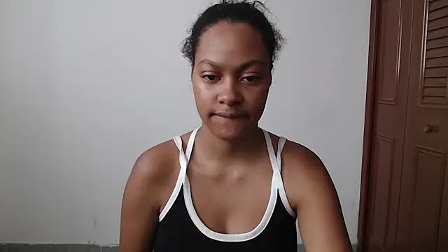 StormiHills online show from March 22, 6:36 pm