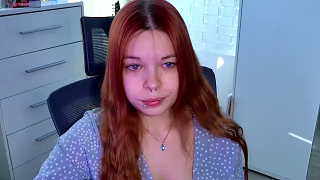 ValBae online show from June 25, 7:24 am
