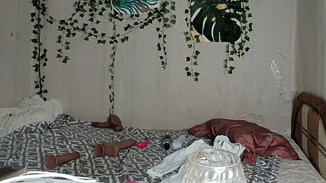 Seductive She Wolf online show from September 11, 9:53 am