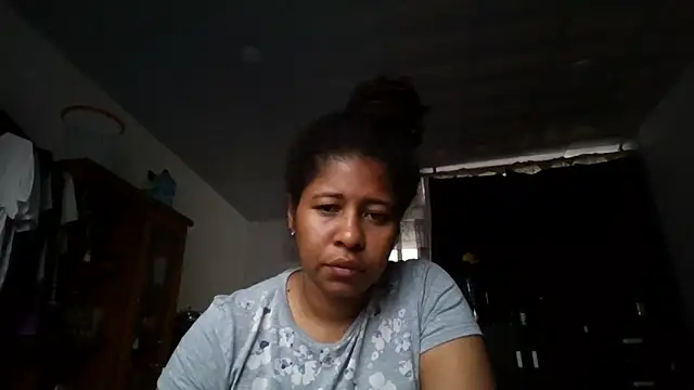 Snapshot of Ivon-09 chatting on October 21, 11:14 am Ivon-09 online show from October 21, 11:14 am
