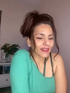 Snapshot of Chanel_shaw chatting on October 18, 3:59 pm Chanel shaw online show from October 18, 3:59 pm