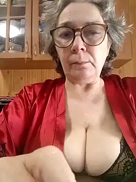 IrinaSweet54 online show from May 17, 7:40 am