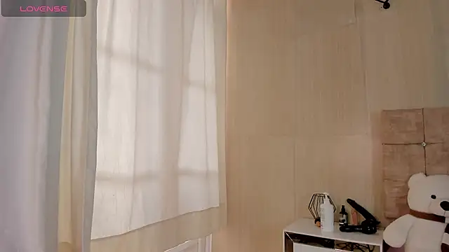 littlemelodi18 online show from March 23, 6:58 pm