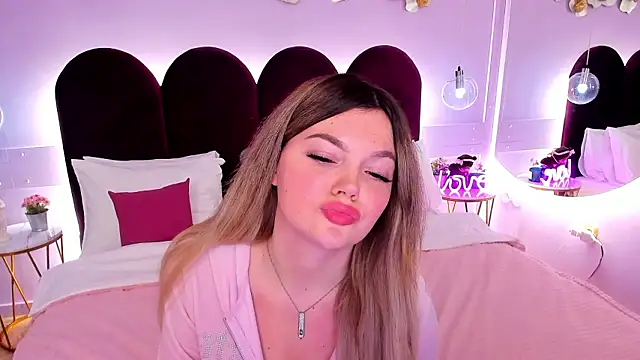 ZaraBloom online show from March 17, 3:38 pm