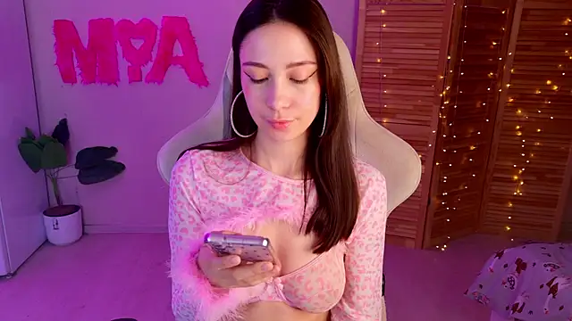 Snapshot of Miss_Mia_Murr chatting on September 30, 5:02 am Miss Mia Murr online show from September 30, 5:02 am