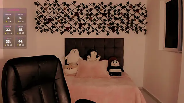 Lilith Miller21 online show from November 1, 7:18 pm