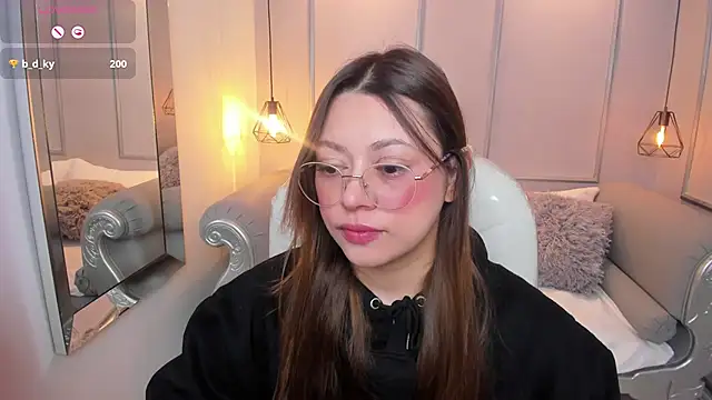 Lanna18 online show from October 8, 12:20 pm