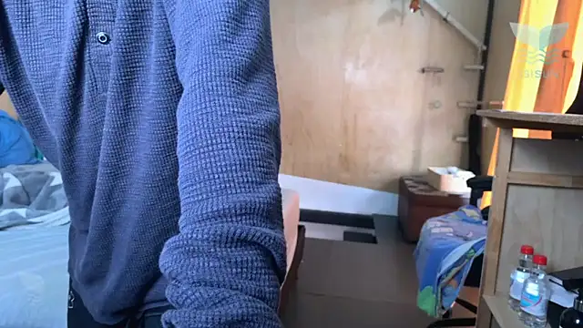 isissun03 online show from March 12, 12:41 pm