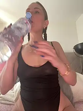 Joanachupa online show from March 2, 10:11 am