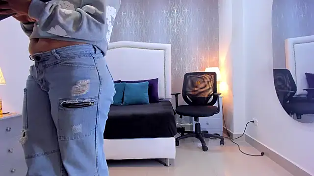 Snapshot of _Peach1_ chatting on September 29, 2:55 pm Peach1 online show from September 29, 2:55 pm