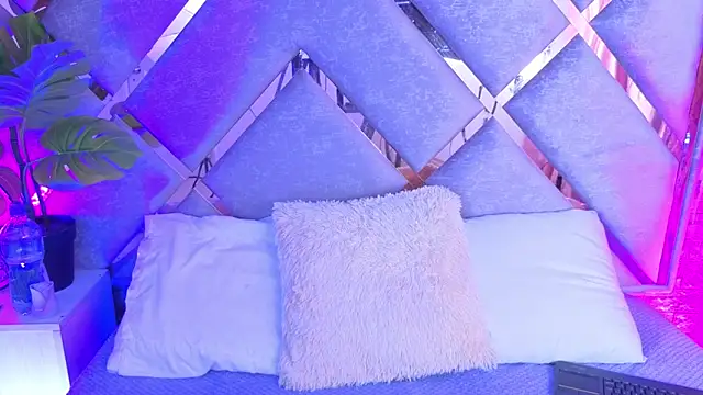 paulette dupont online show from April 1, 3:40 am