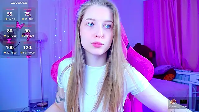 CuteMousee online show from March 27, 10:16 am