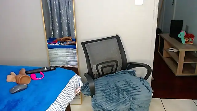 MissBigNipples online show from March 12, 2:36 am