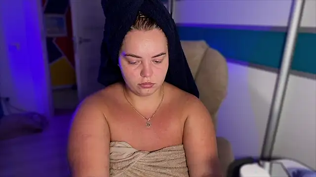 courteous raspberrry online show from September 23, 12:47 pm