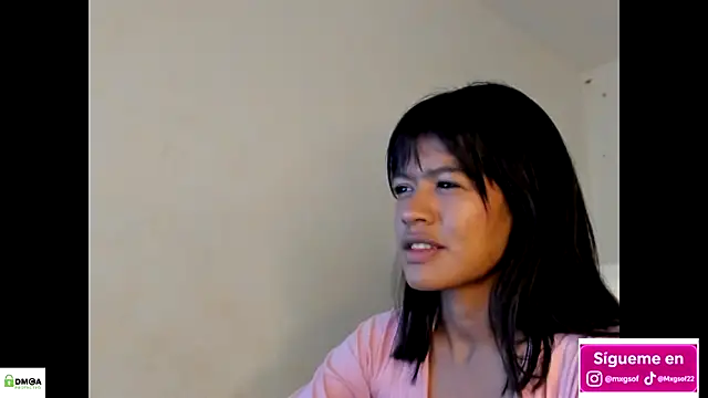 meganthompsonn22 online show from December 4, 12:35 am