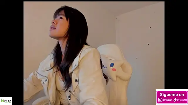 meganthompsonn22 online show from November 14, 4:29 pm