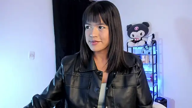 meganthompsonn22 online show from January 13, 4:18 am