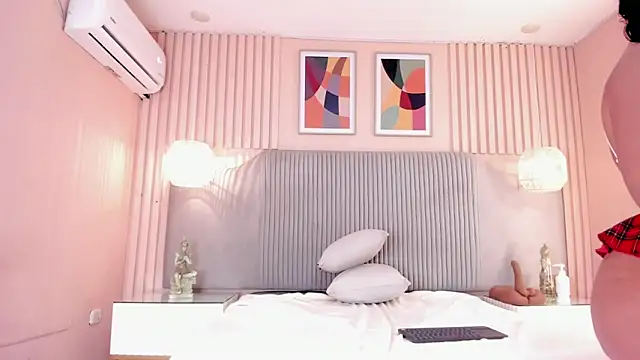 samyriverss online show from September 18, 6:12 am