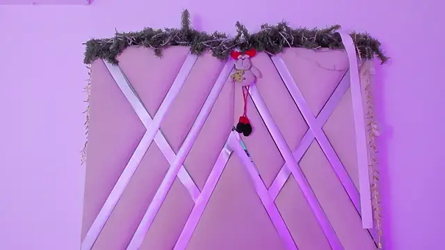  miaquevedo  online show from December 17, 1:37 pm