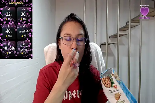 Snapshot of Jessie_Desire chatting on October 11, 4:06 am Jessie Desire online show from October 11, 4:06 am