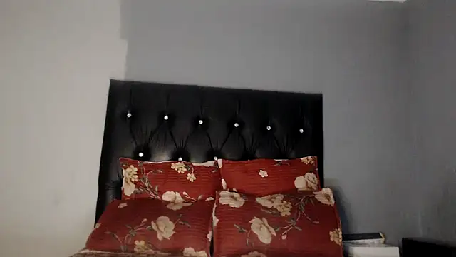 hoittytoittyxx online show from November 18, 11:48 pm