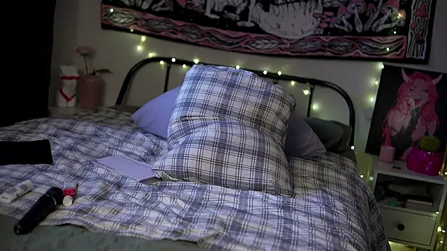 Devilina V online show from April 3, 4:54 am