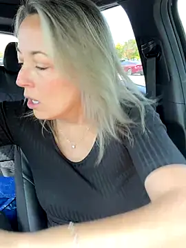 Cherry-red-xo online show from September 23, 4:38 pm