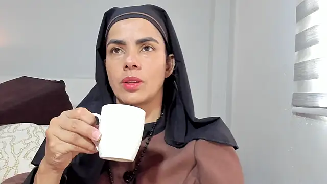 ClaraMariaMon online show from April 28, 3:16 pm