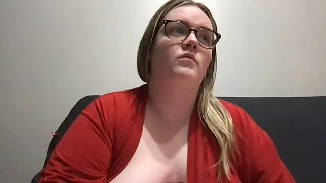 honeyyy24 online show from April 3, 11:36 pm