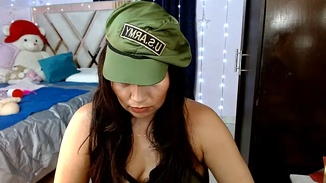 nahomi star model online show from March 19, 2:49 am