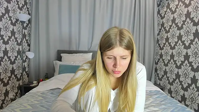 Snapshot of kirraa_ chatting on September 30, 1:50 pm kirraa  online show from September 30, 1:50 pm