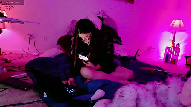 NinasNylonz online show from June 30, 2:27 pm
