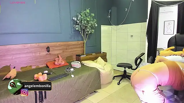 megan morgan01 online show from March 21, 11:26 am