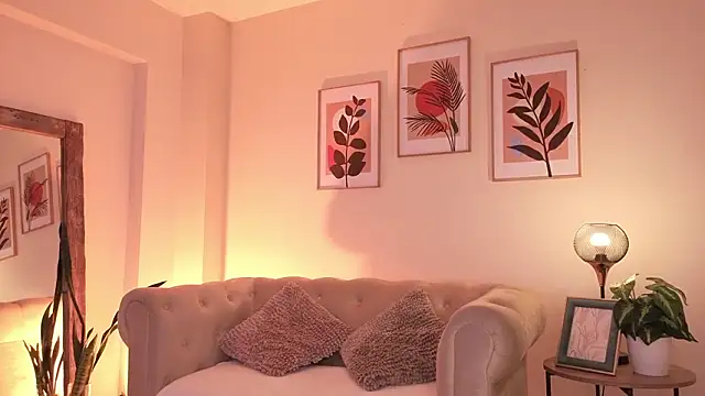 DahianaWalcott online show from March 11, 3:03 pm