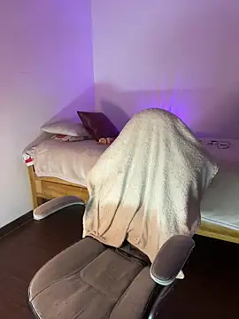 emiily15   online show from February 2, 8:41 pm