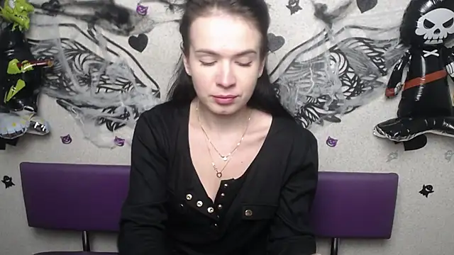 JasmineKouch online show from November 5, 6:13 pm