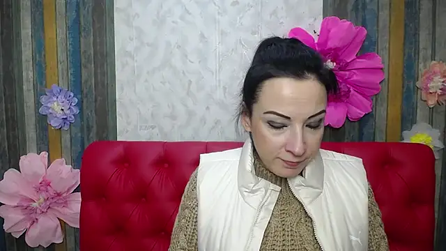 ElizabethSho online show from February 5, 8:45 pm