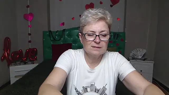 EmiliaGree online show from November 20, 6:42 pm