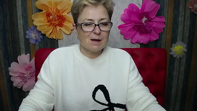 EmiliaGree online show from May 14, 5:08 pm
