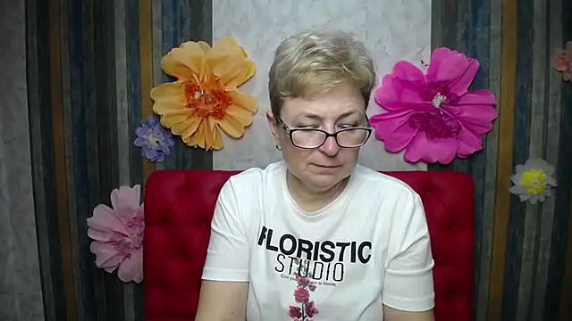 EmiliaGree online show from May 9, 5:37 pm