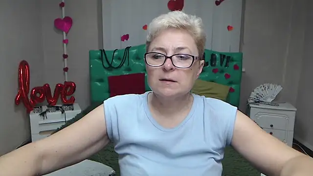 EmiliaGree online show from November 26, 6:42 pm