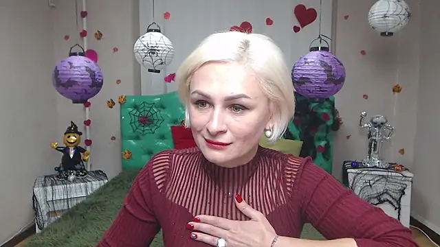 Snapshot of OliviaHorst chatting on October 20, 5:16 pm OliviaHorst online show from October 20, 5:16 pm