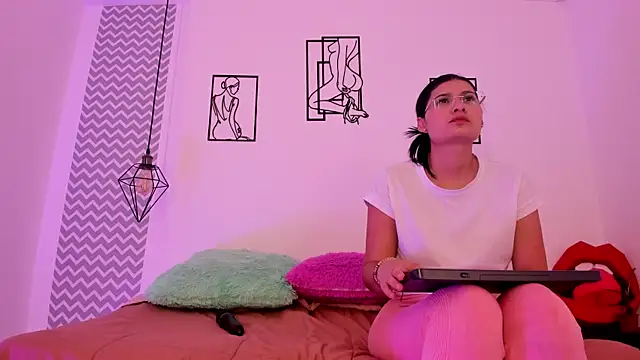 cloehonney online show from October 25, 8:37 pm