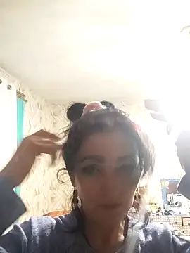 SweetLeila40 online show from December 3, 6:10 pm