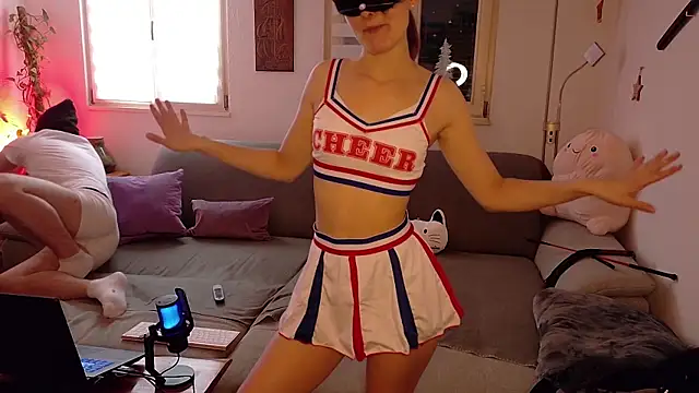 cute-little-lea online show from January 14, 12:10 pm