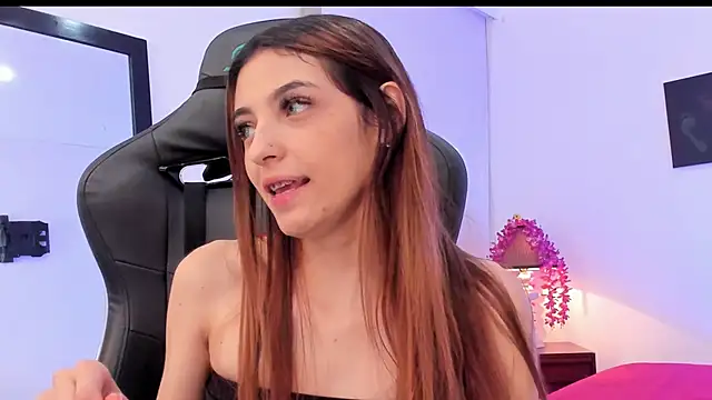 Snapshot of sofiarouge chatting on September 23, 8:18 pm sofiarouge online show from September 23, 8:18 pm