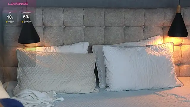 Laia and Aloby online show from November 26, 10:44 pm