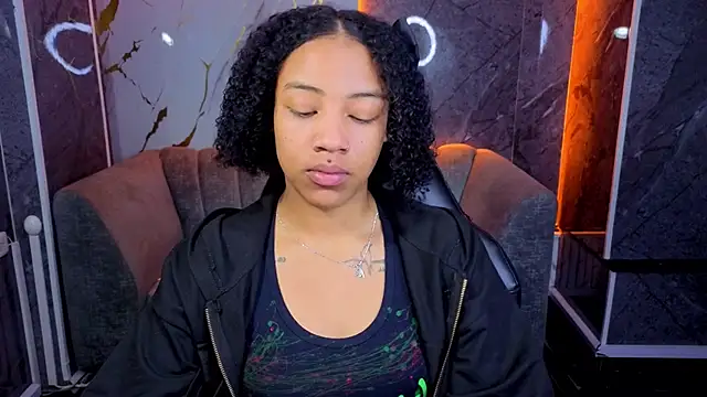 Violeth b online show from November 18, 1:01 pm