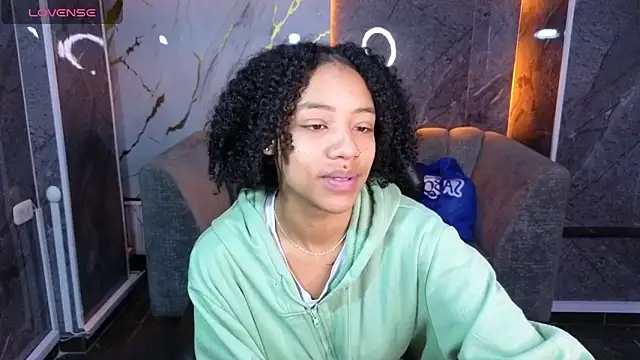 Violeth b online show from October 29, 1:04 pm