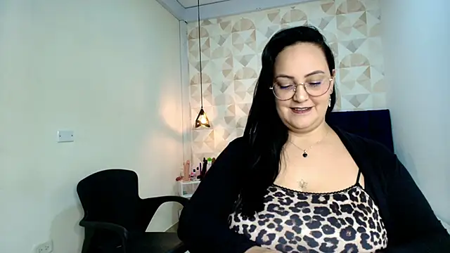 Snapshot of veronicabbw chatting on October 20, 12:08 pm veronicabbw online show from October 20, 12:08 pm